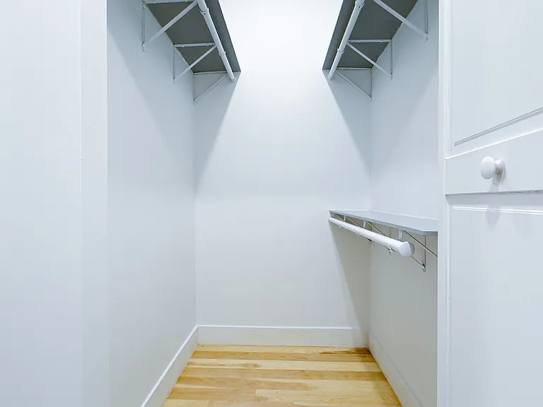 182 Schaefer St #2C — Photo 10