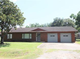 318 Frankie St, Wharton, TX 77488