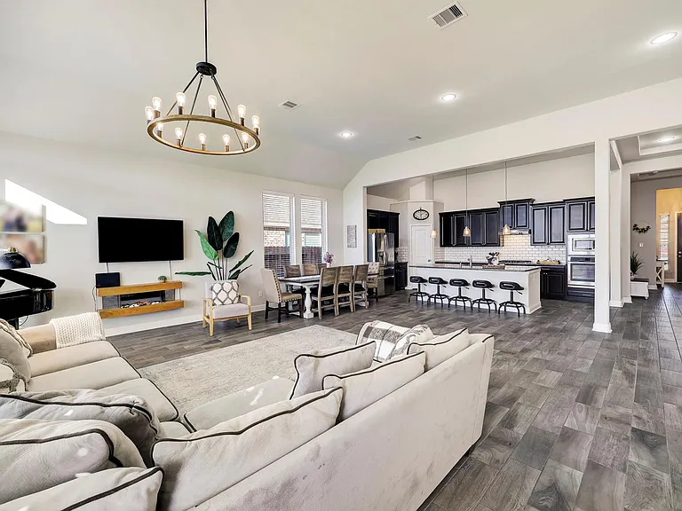 5215 Baroness Ln — Photo 12