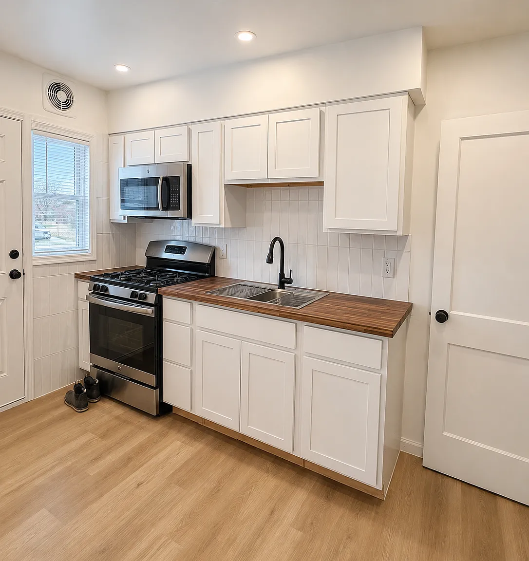 3 bed, 1.5 bath, 1024 sqft, $2,000 — Photo 3