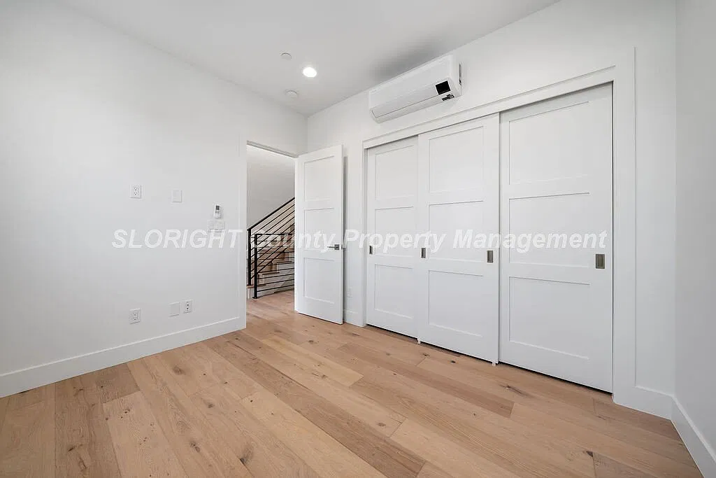 2 bed, 2.5 bath, $5,000 — Photo 3