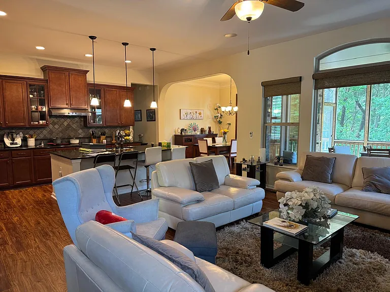 524 Fort Lee Ct — Photo 1