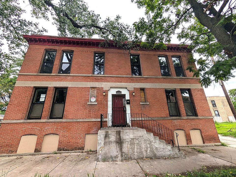 1st image of 608 E 64th St