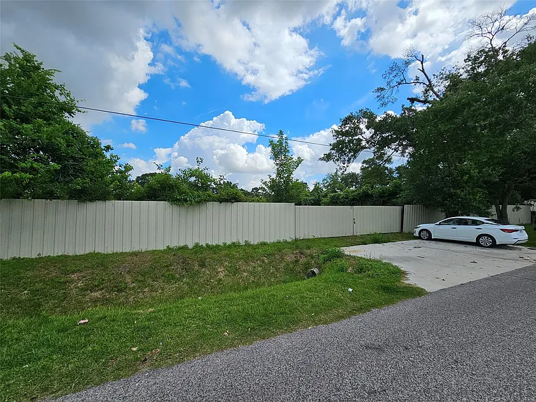 6007 Van Zandt St — Photo 13