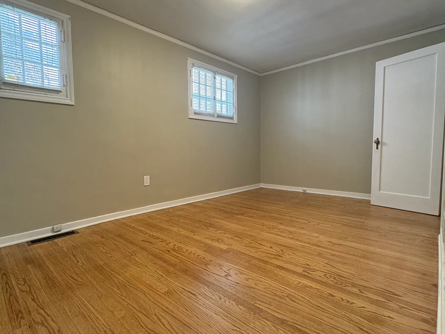 416 N Yakima Ave — Photo 1
