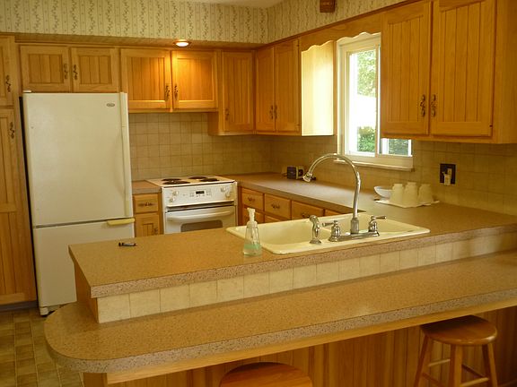 4th image of 3810 Grupe Ave