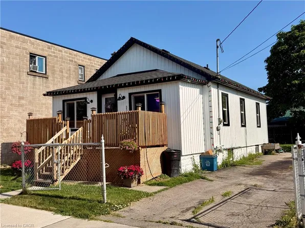 314 Broadway #A, Welland, ON L3C 5L9