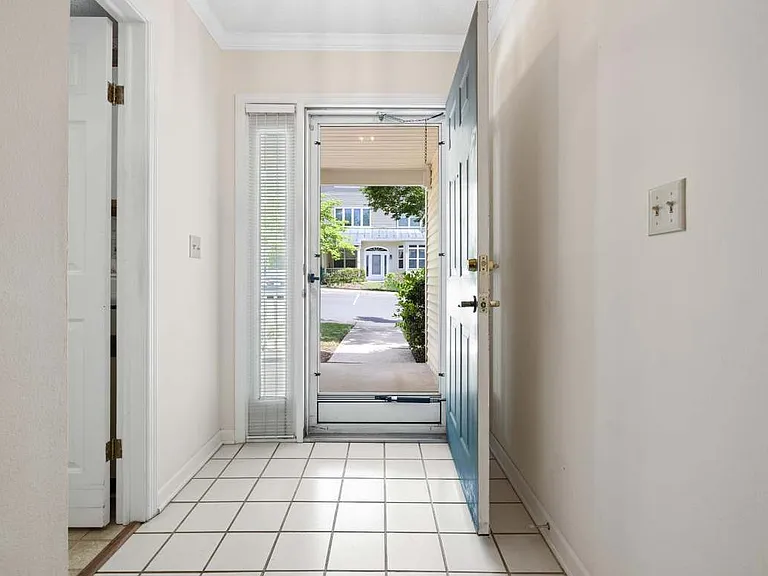 1184 Partridge Ln #1 — Photo 4