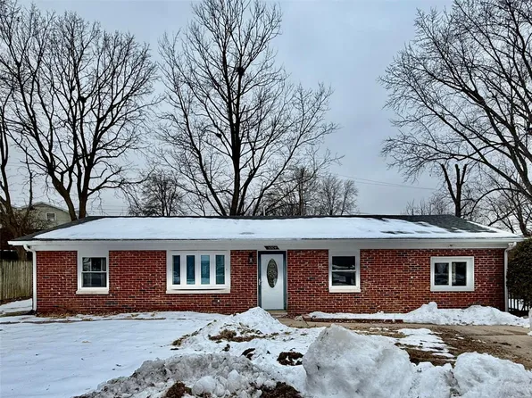 5904 Deer Trl, Godfrey, IL 62035