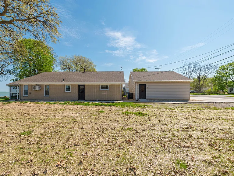 3844 Edgewater Blvd — Photo 3