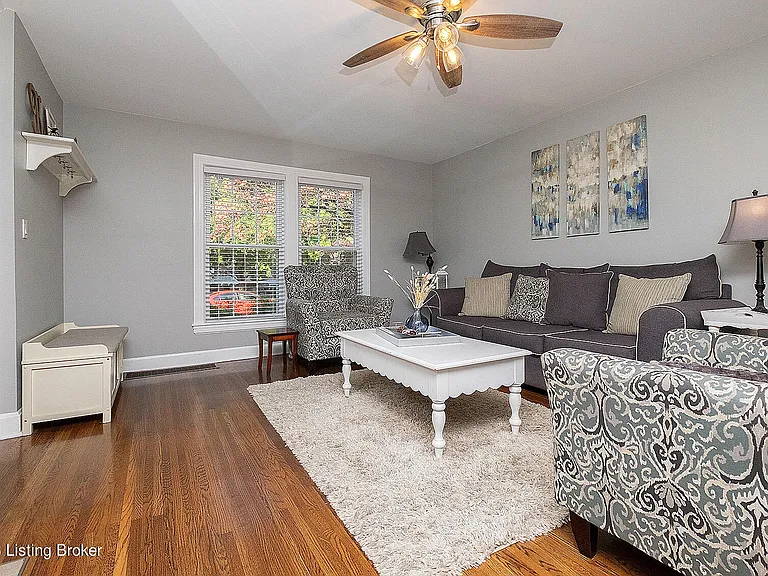 211 S Sherrin Ave — Photo 3
