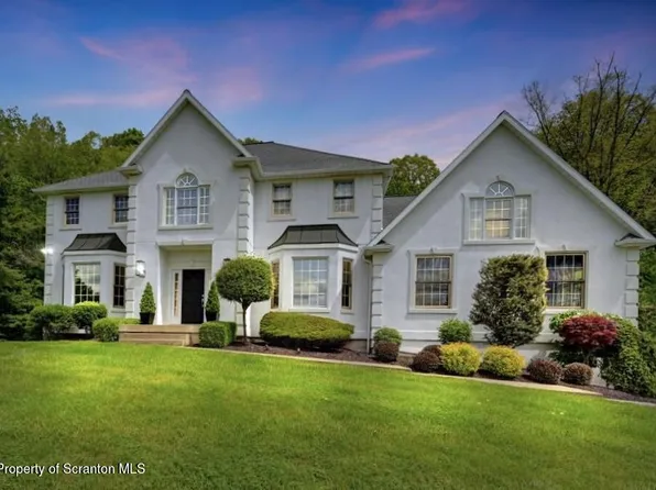 100 Mountain Crest Dr, Clarks Summit, PA 18411