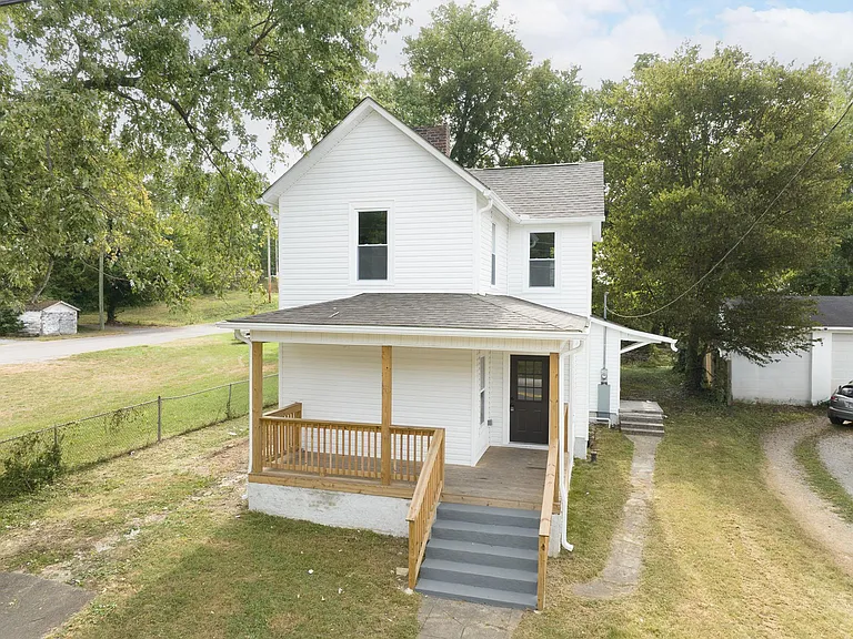 2206 Keith Ave — Photo 2
