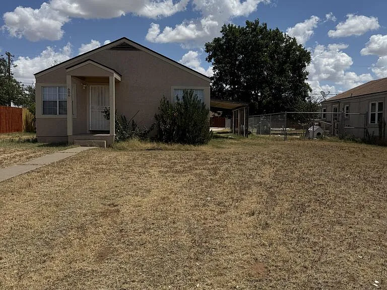 606 McKinney Ave — Photo 2