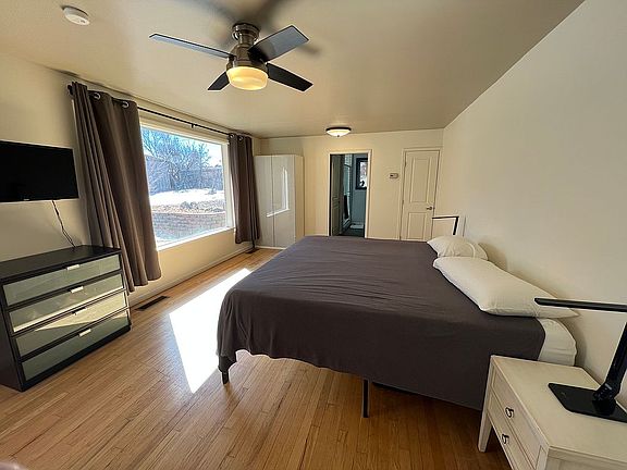 5th image of 719 41st St