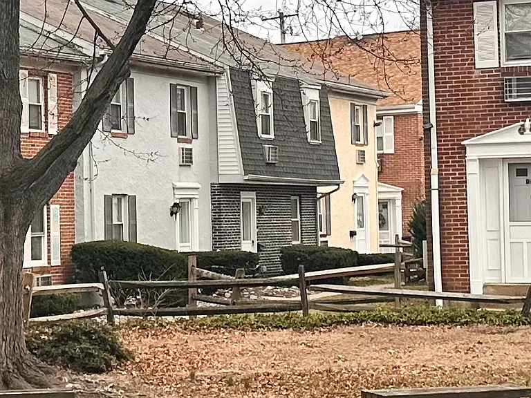 620 S Franklin St #C29 — Photo 1