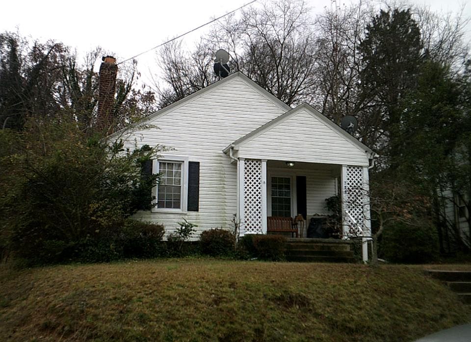 1st image of 322 Westhampton Ave