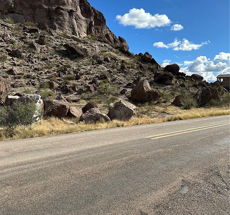 2nd image of 304-01-149 N Clack Canyon Rd