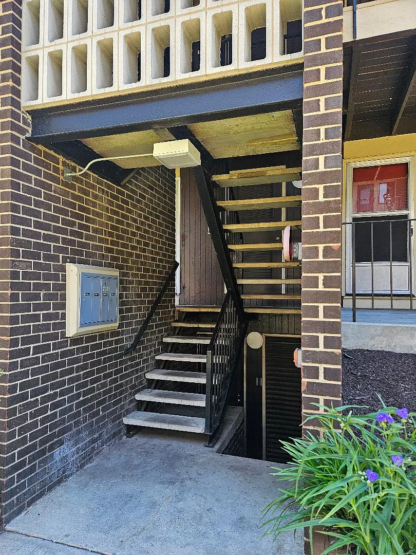 2 bed, 950 sqft, $1,800 — Photo 3