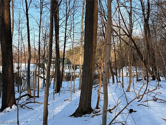 5th image of 535 Crystal Lake Rd