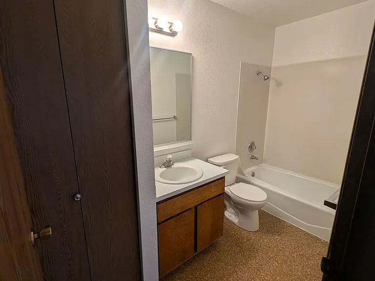 211-225 N Peterson Dr — Photo 39