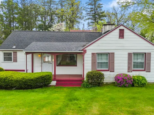 2906 Country Club Rd, Endicott, NY 13760