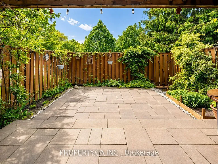 209 Castle Rock Dr #1 — Photo 24