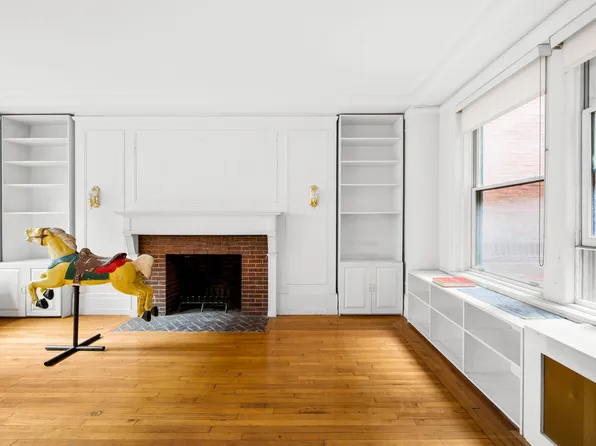 50 West 67th Street 4E image 2 of 6
