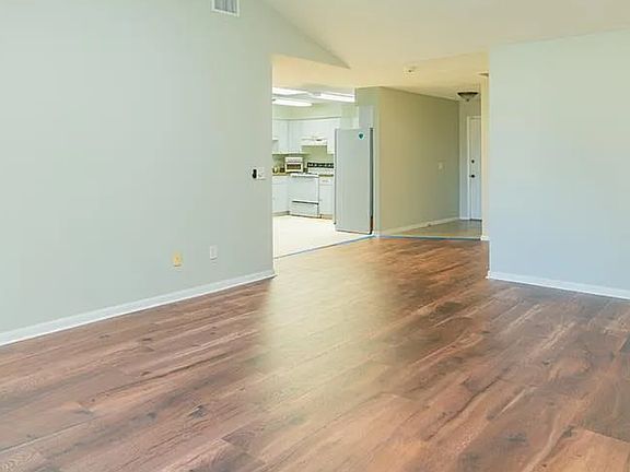 5th image of 24 Buck Cir