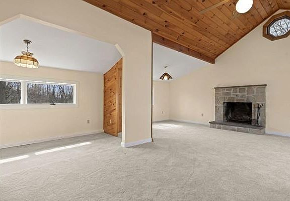 5th image of 79 Belmont St
