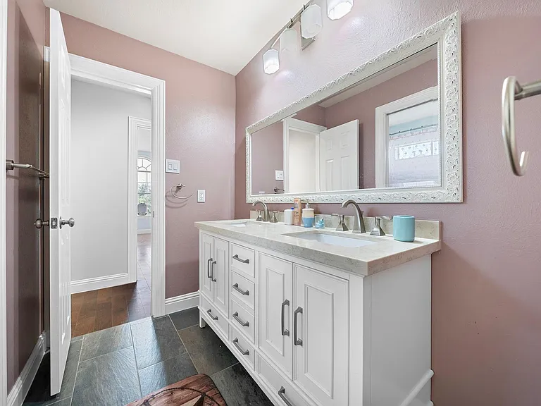 815 Arlington Ln — Photo 23