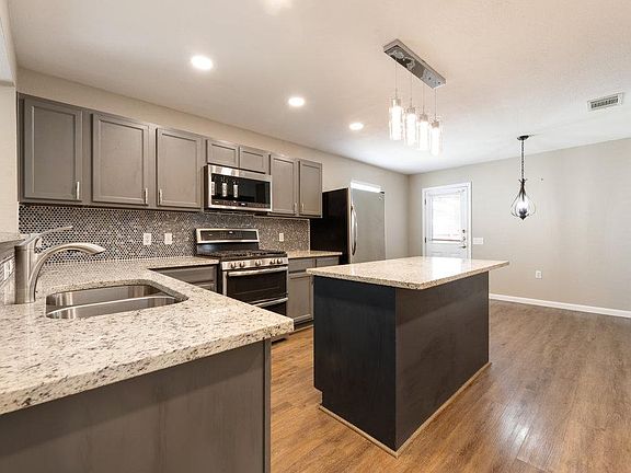 2nd image of 7520 Aspen Brook Dr
