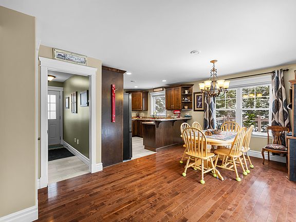 4th image of 1485 Peters Rd