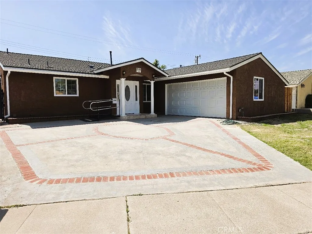Building Photo - 10451 Whirlaway St