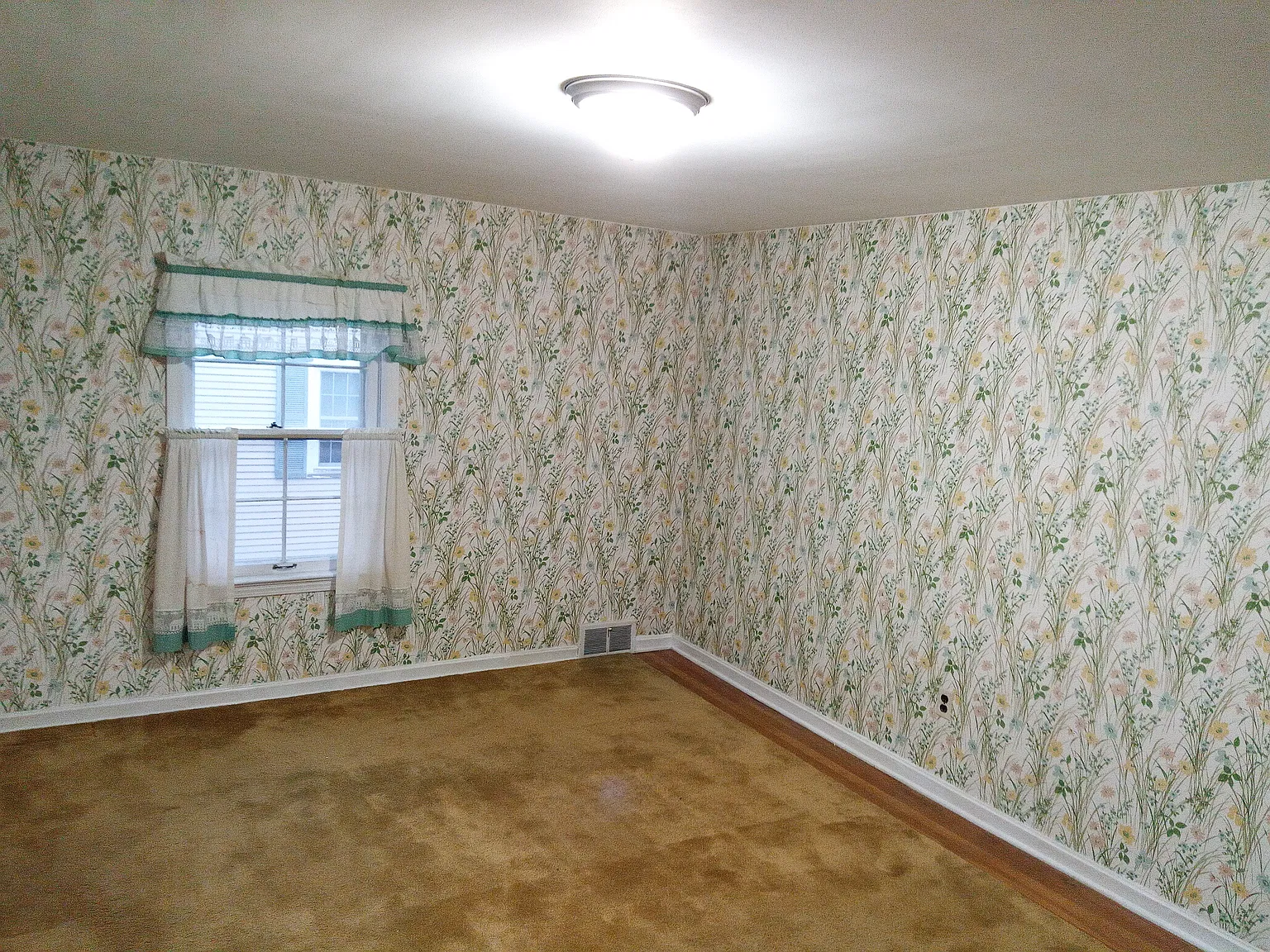4 bed, 1.5 bath, $1,995 — Photo 4