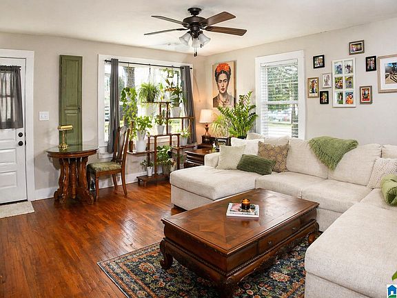 4th image of 621 Sidney Cir