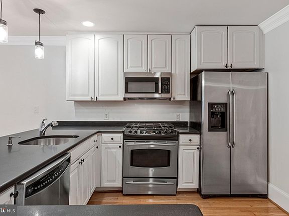 5th image of 629 4th St NE APT 1