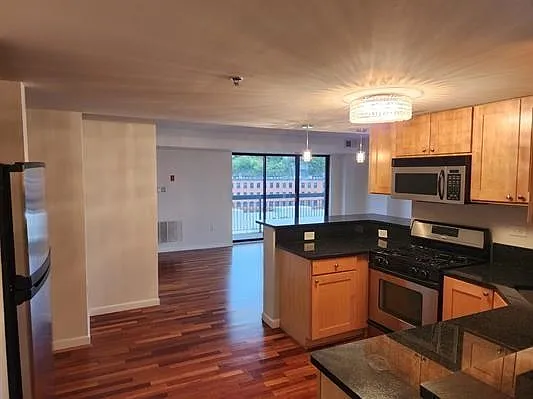 700 1st St #9Q — Photo 3
