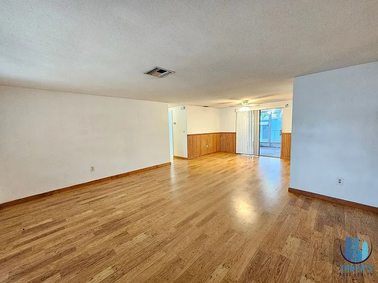 4715 Madison St — Photo 6