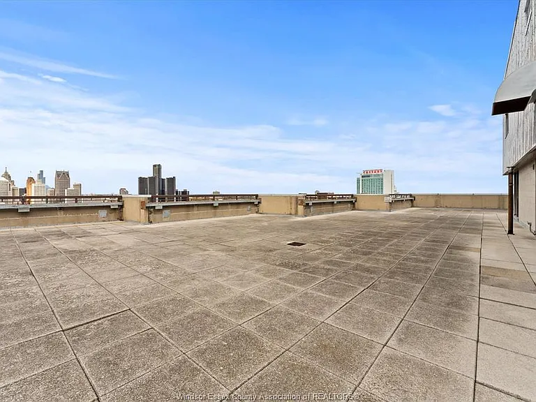 380 Pelissier St #1302 — Photo 30
