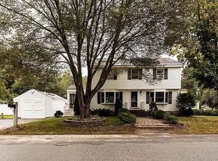 32 Harding St, North Chelmsford, MA 01863