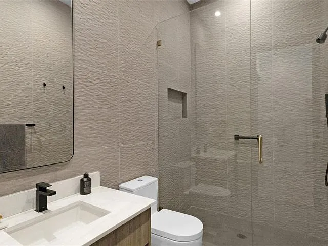 823 Ponce De Leon Dr — Photo 16