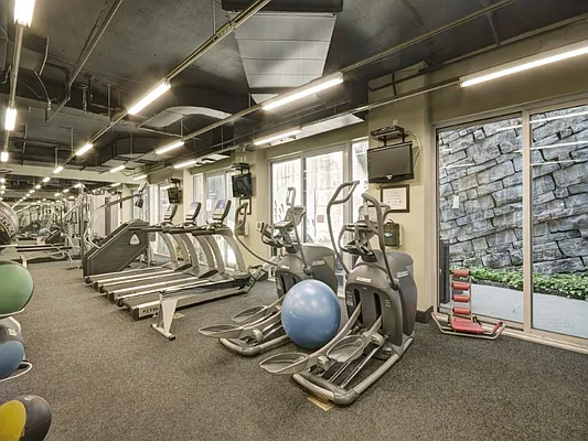 Rented by Sotheby's International Realty | media 21