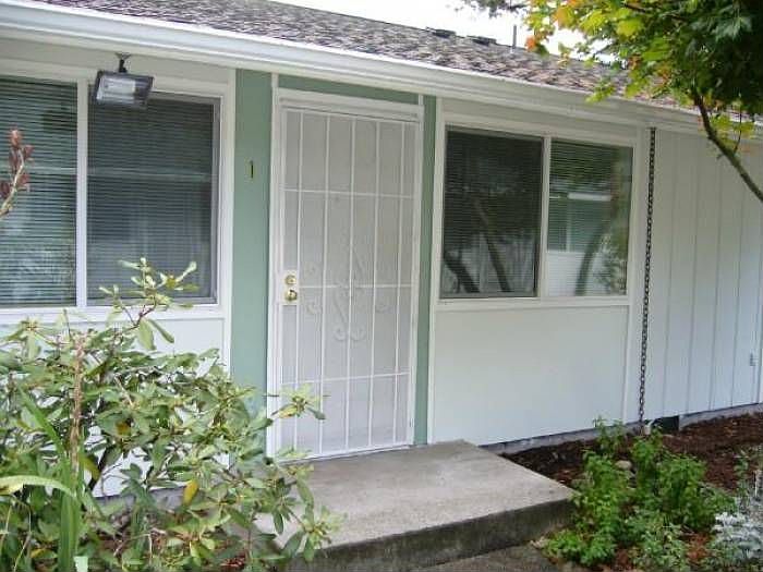 Entry, apt. #1