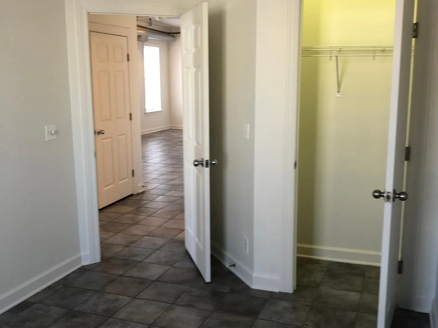 207 S Washington St — Photo 4