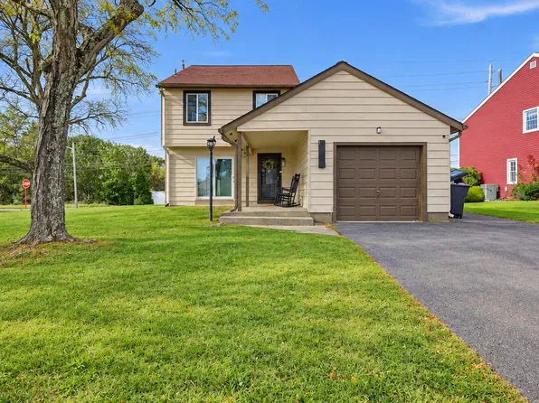 1 Honey Locust Ct, Blackwood, NJ 08012