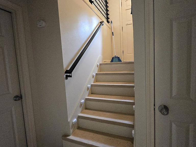 800 Sycamore Ln — Photo 4