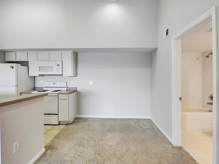 141 SW Palm Dr #306 — Photo 35