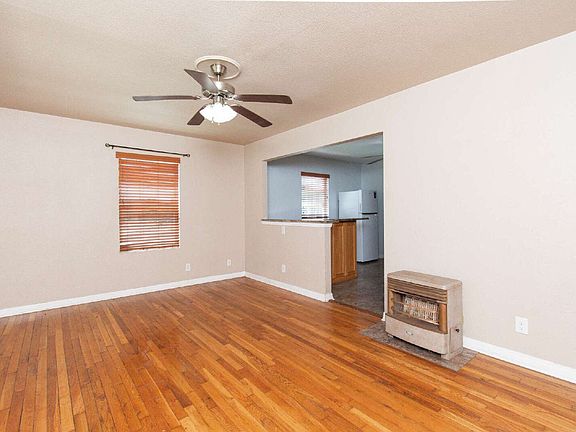 2nd image of 2116 W Avenue D