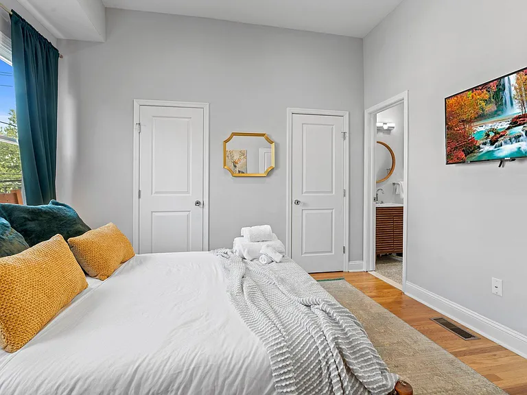 833 Corinthian Ave — Photo 31